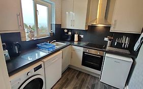 Glen View A Stones Throw Away From The Gower!